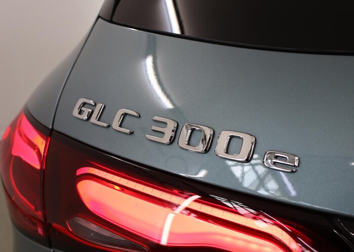 Mercedes-Benz GLC 300e 4MATIC Sport Edition