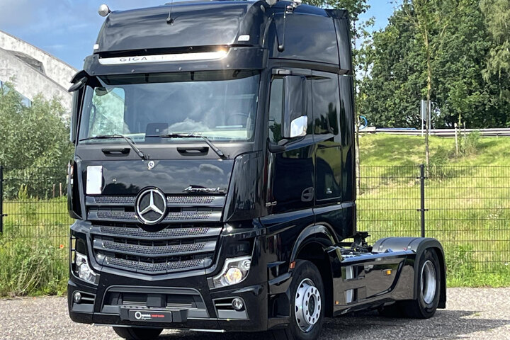 Mercedes-Benz 