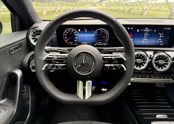 Mercedes-Benz A-Klasse 250 e Business Solution AMG