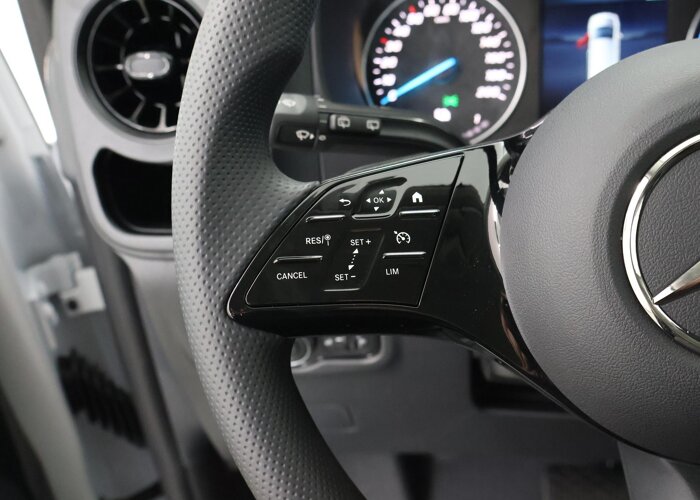 Mercedes-Benz EVITO TOURER 129 L2 PRO 90kWh
