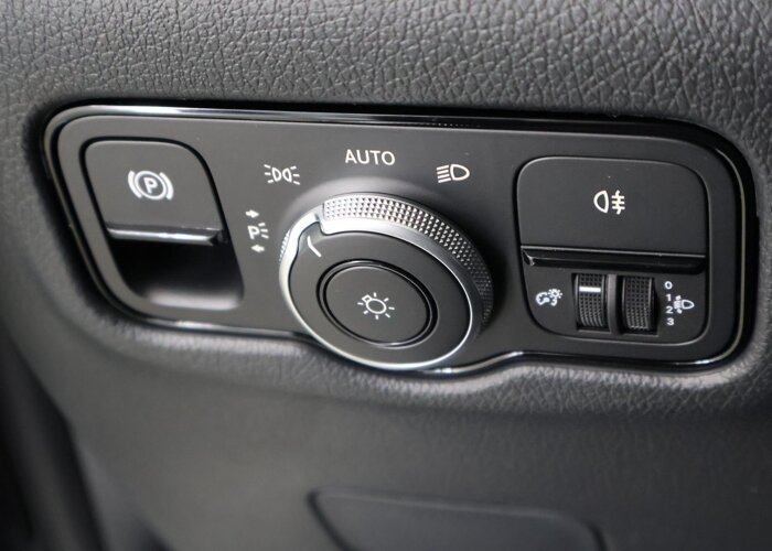 Mercedes-Benz EVITO TOURER 129 L2 PRO 90kWh