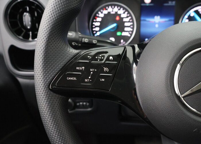 Mercedes-Benz EVITO TOURER 129 L2 PRO 90kWh