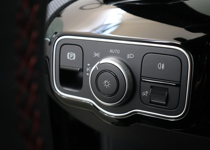 Mercedes-Benz CLA-Klasse 180 Business Solution AMG