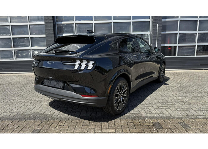 Ford Mustang Mach-E Extended Premium RWD 88 kWh