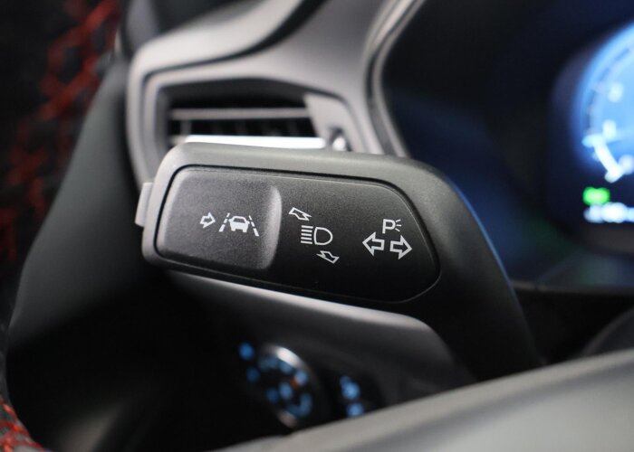 Ford Focus 1.0 EcoBoost Hybrid ST Line X