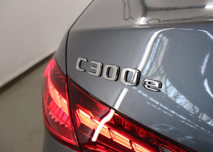 Mercedes-Benz C-Klasse 300e Business Solution AMG