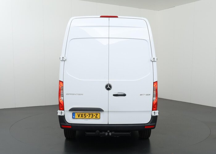Mercedes-Benz Sprinter 317 CDI | 170 PK | L2 H2 | RWD | 2800 KG. AHW