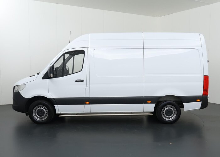 Mercedes-Benz Sprinter 317 CDI | 170 PK | L2 H2 | RWD | 2800 KG. AHW