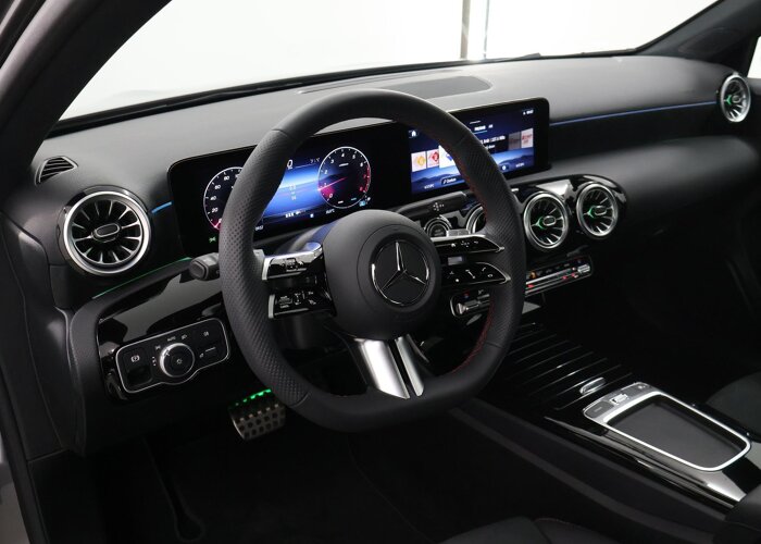 Mercedes-Benz A-Klasse 180 Star Edition AMG Line