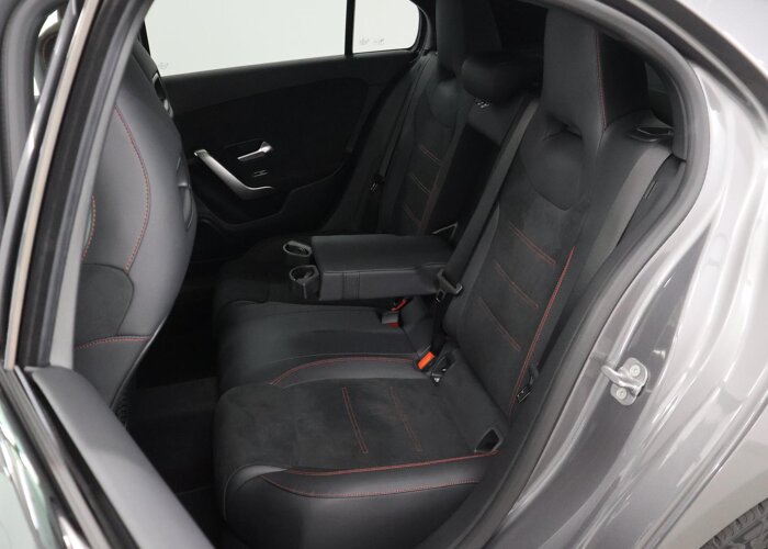 Mercedes-Benz A-Klasse 180 Star Edition AMG Line