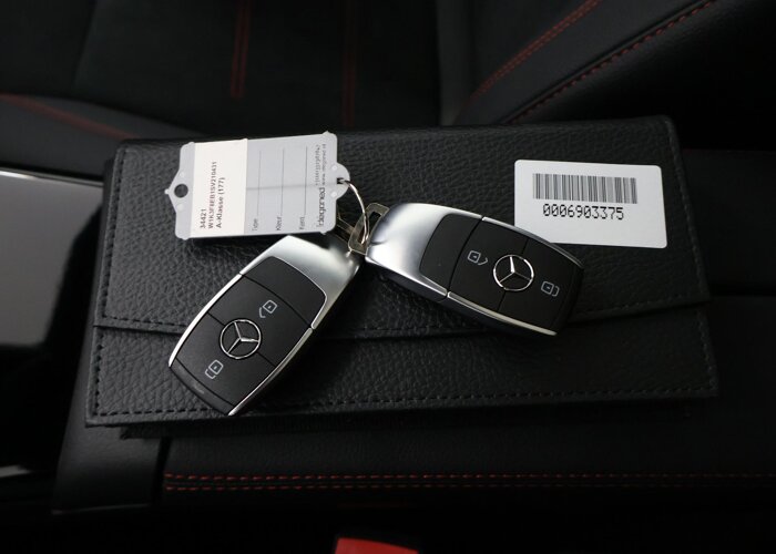 Mercedes-Benz A-Klasse 180 Star Edition AMG Line