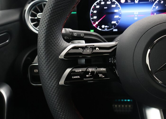 Mercedes-Benz A-Klasse 180 Star Edition AMG Line