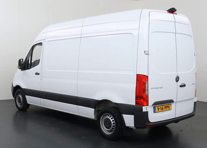 Mercedes-Benz Sprinter 311 CDI | FWD | L2 H2 | Pro |