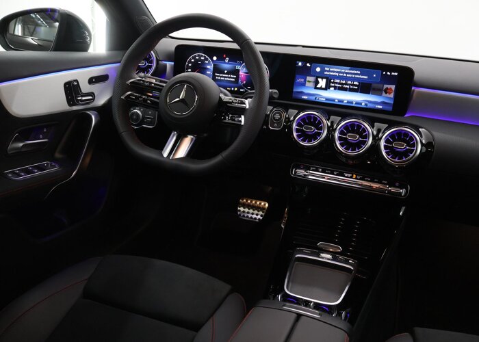 Mercedes-Benz A-Klasse 180 Business Solution AMG