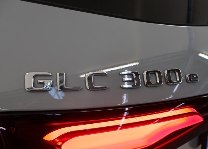 Mercedes-Benz GLC 300e 4MATIC Sport Edition