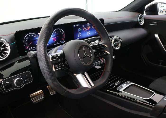 Mercedes-Benz CLA-Klasse 180 Star Edition AMG Line