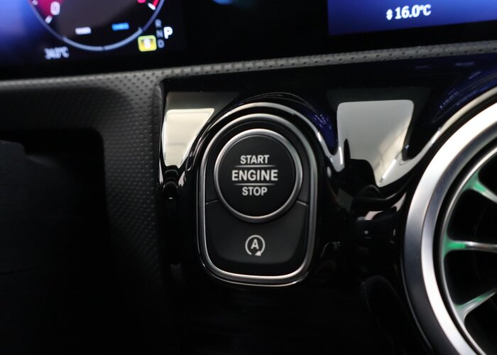 Mercedes-Benz CLA-Klasse 180 Star Edition AMG Line