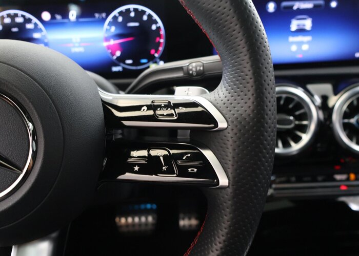 Mercedes-Benz CLA-Klasse 180 Star Edition AMG Line