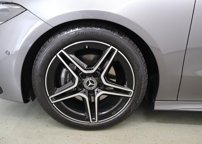 Mercedes-Benz CLA-Klasse 180 Star Edition AMG Line