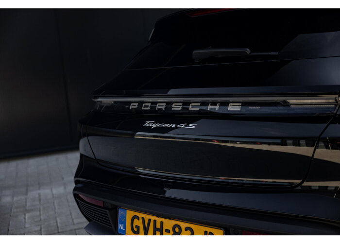 Porsche Taycan Cross Turismo 4S 93 kWh