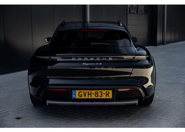 Porsche Taycan Cross Turismo 4S 93 kWh