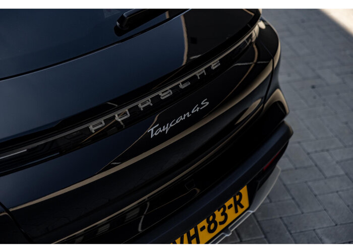 Porsche Taycan Cross Turismo 4S 93 kWh
