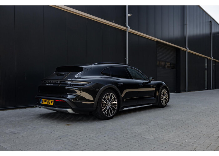 Porsche Taycan Cross Turismo 4S 93 kWh