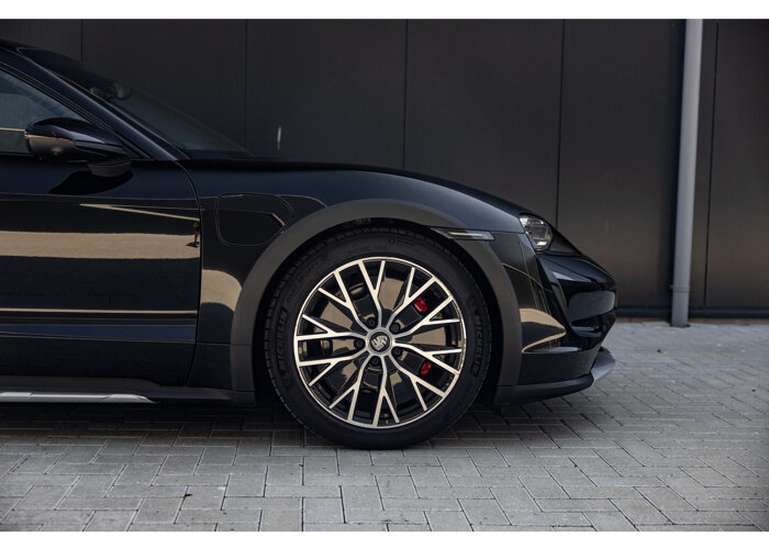 Porsche Taycan Cross Turismo 4S 93 kWh