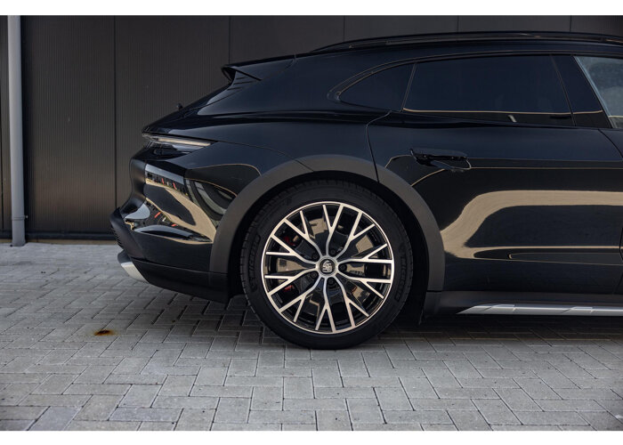 Porsche Taycan Cross Turismo 4S 93 kWh