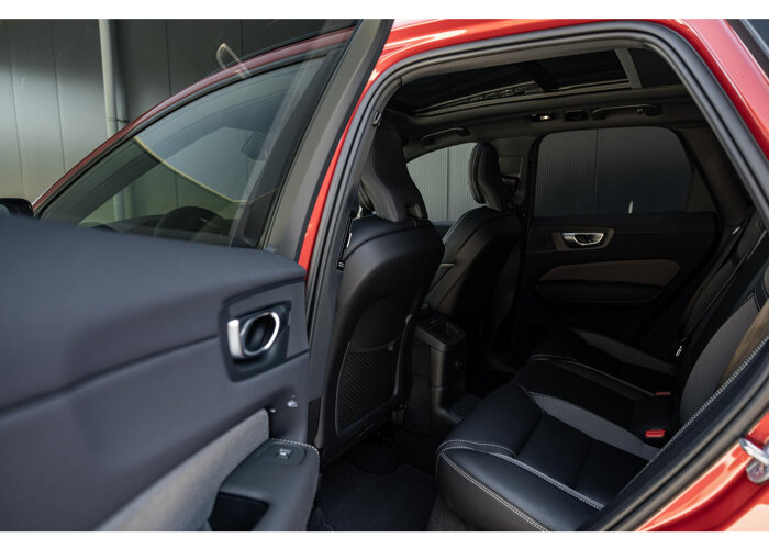 Volvo XC60 2.0 T8 Plug-in hybrid AWD Ultimate Dark