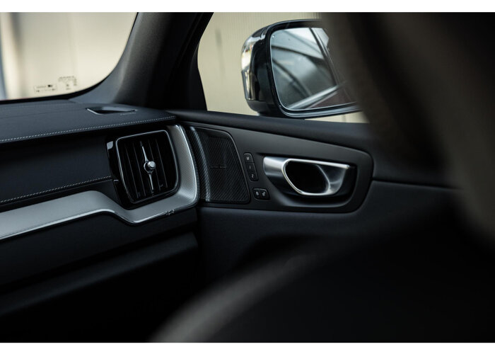 Volvo XC60 2.0 T8 Plug-in hybrid AWD Ultimate Dark