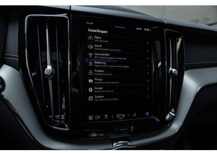 Volvo XC60 2.0 T8 Plug-in hybrid AWD Ultimate Dark