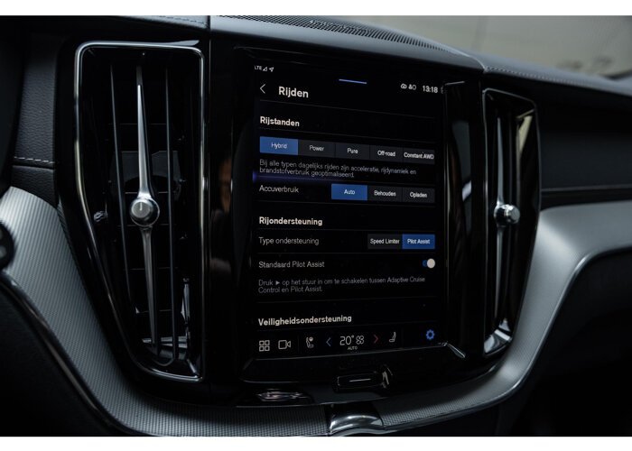 Volvo XC60 2.0 T8 Plug-in hybrid AWD Ultimate Dark