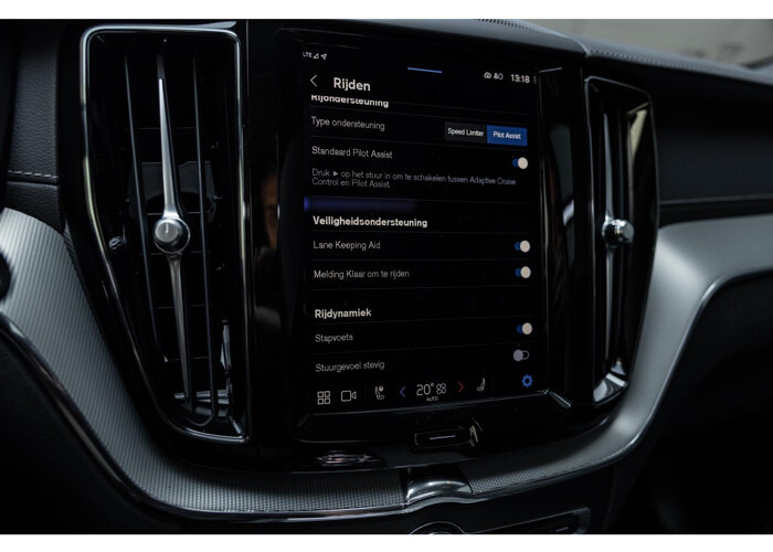 Volvo XC60 2.0 T8 Plug-in hybrid AWD Ultimate Dark