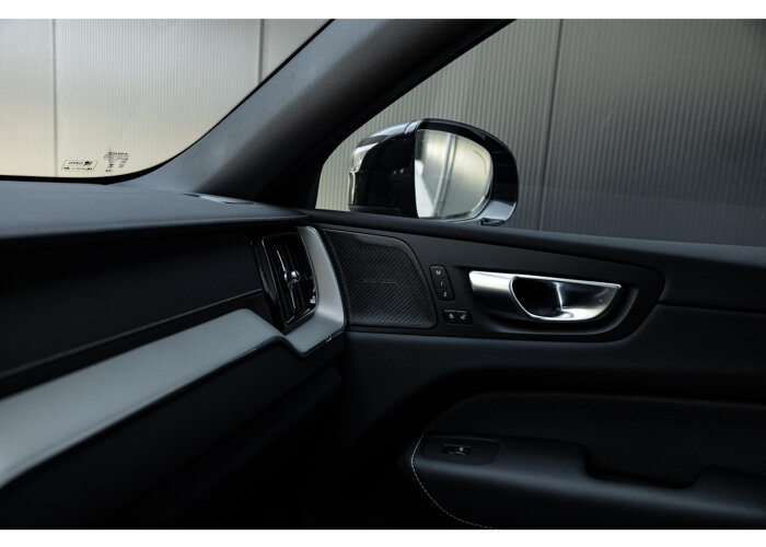 Volvo XC60 2.0 T8 Plug-in hybrid AWD Ultimate Dark