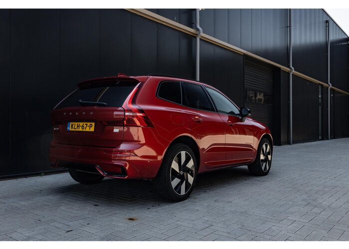 Volvo XC60 2.0 T8 Plug-in hybrid AWD Ultimate Dark