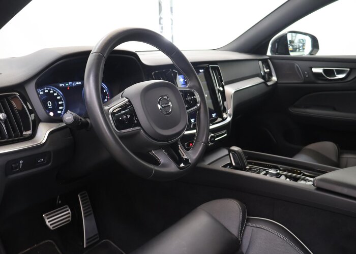 Volvo V60 2.0 B3 R-Design
