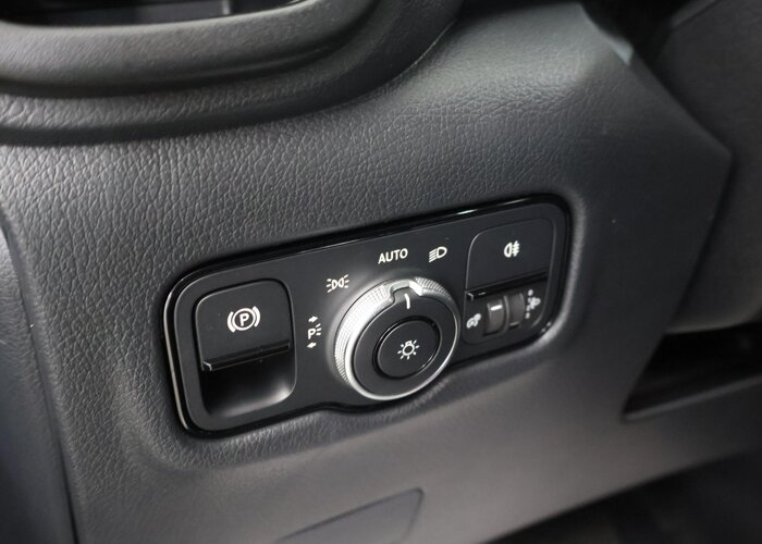 Mercedes-Benz EVITO TOURER 129 L2 PRO 90kWh |