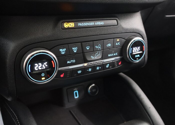 Ford FOCUS Wagon 1.0 EcoBoost Titanium Business