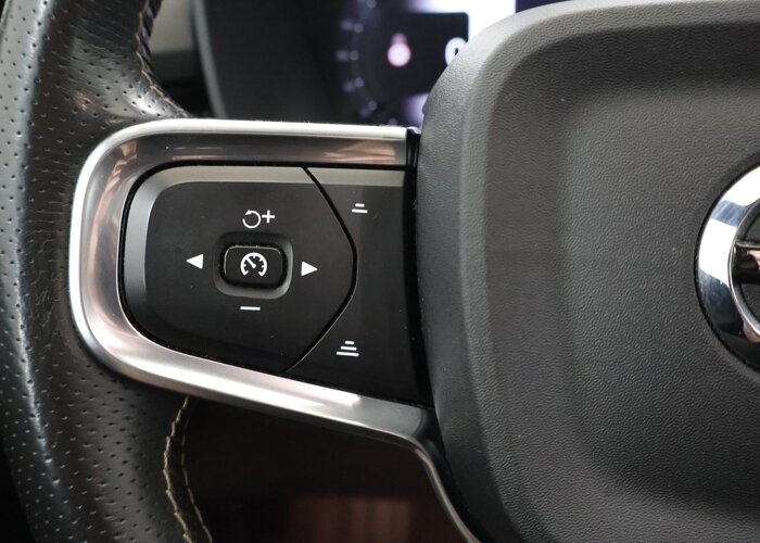 Volvo XC40 Recharge P8 AWD R-Design