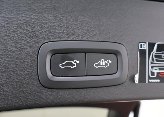 Volvo XC40 Recharge P8 AWD R-Design