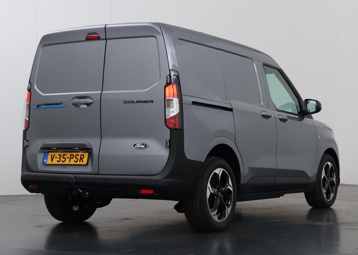 Ford E-Transit Courier Limited 44 kWh | Trekhaak | 300 KM RANGE |