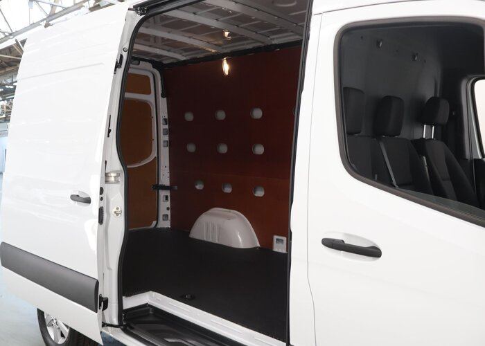 Mercedes-Benz eSprinter 314 | 81 Kwh | L2 H2 | RWD | PRO | 312 KM RANGE |