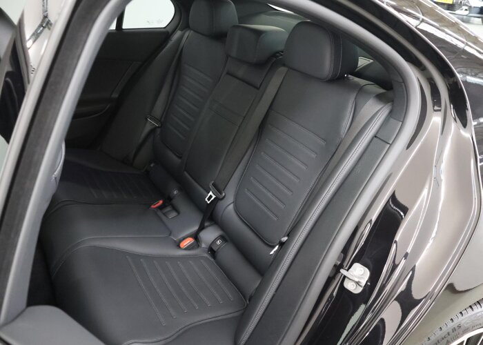 Mercedes-Benz C-Klasse 300 de Business Solution AMG