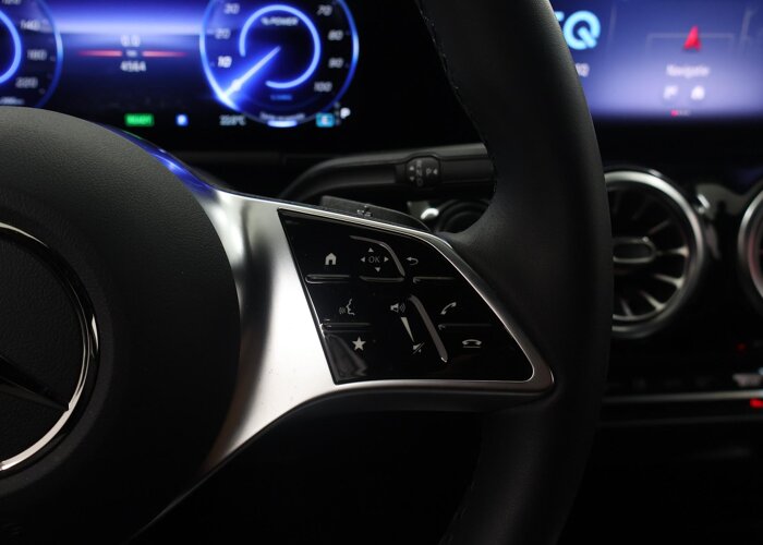 Mercedes-Benz EQA 250+ Luxury Line 71 kWh