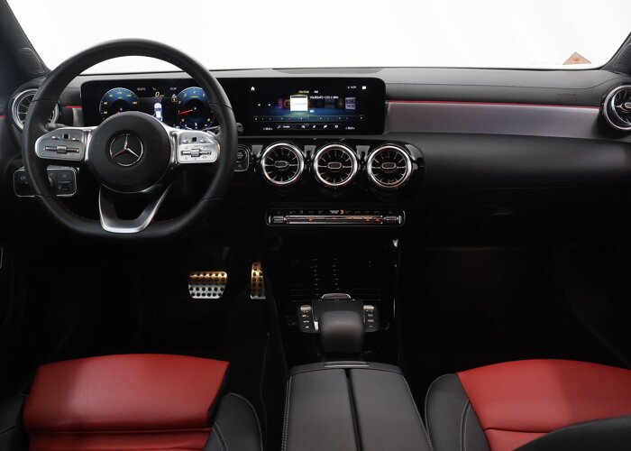 Mercedes-Benz CLA-Klasse 180 AMG Line