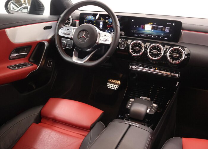 Mercedes-Benz CLA-Klasse 180 AMG Line