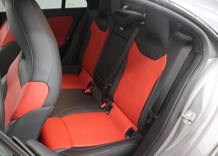 Mercedes-Benz CLA-Klasse 180 AMG Line