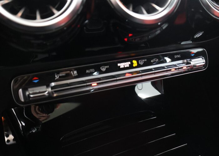 Mercedes-Benz CLA-Klasse 180 AMG Line