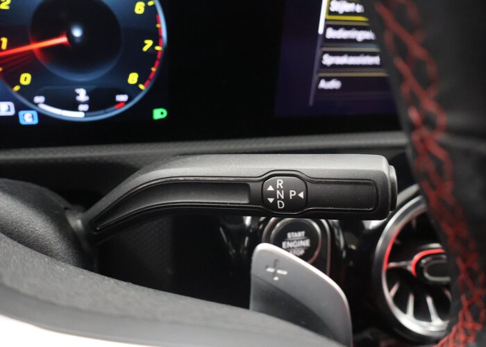 Mercedes-Benz CLA-Klasse 180 AMG Line